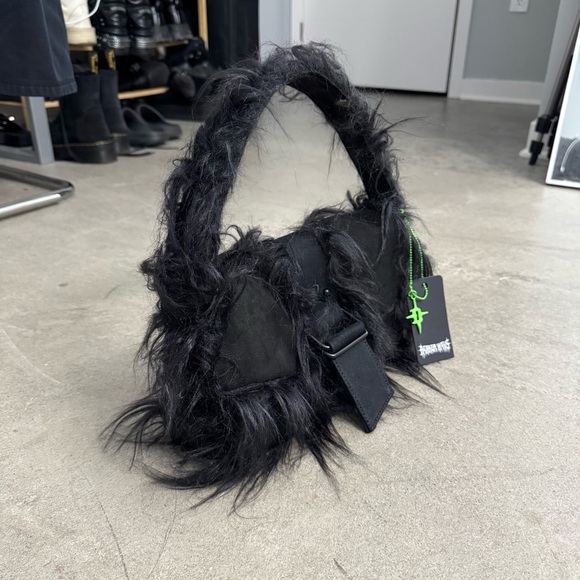 Faux Fur Shoulder Bag - Picture 3 of 8